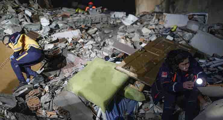 Ricerche delle vittime del terremoto in Turchia