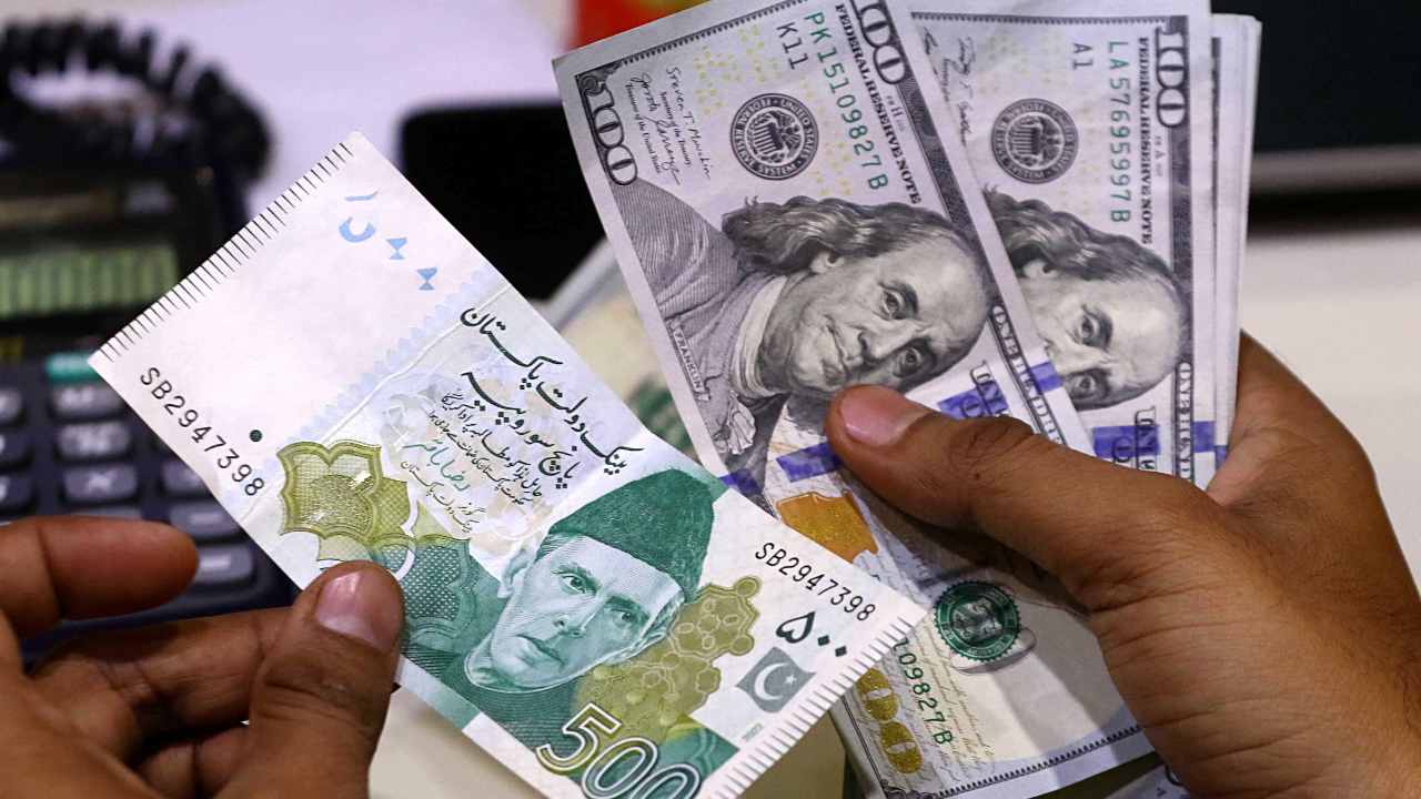 rupia dollari pakistan