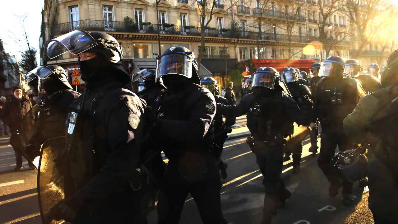 Francia, agenti di Polizia