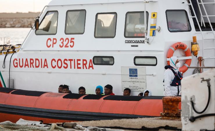 I 17 migranti sopravvissuti al naufragio