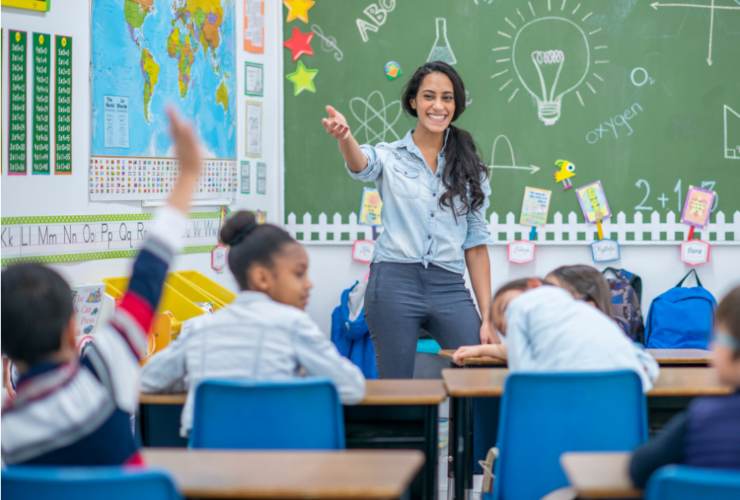 Insegnante in un'aula