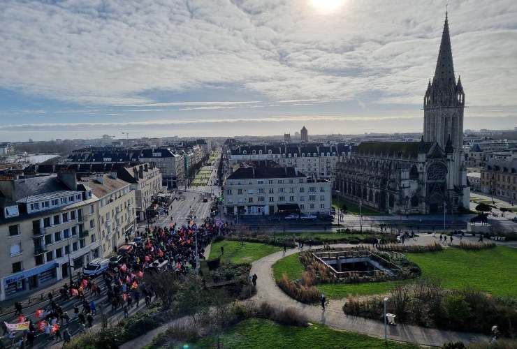 Manifestazioni a Caen contro la riforma delle pensioni