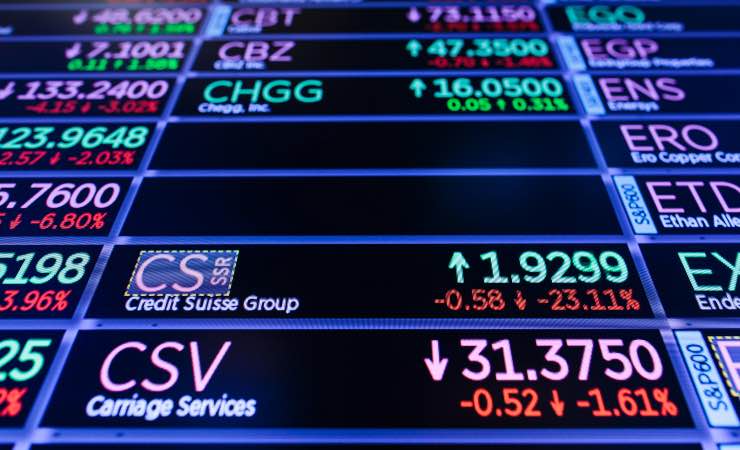 New York, screen display Credit Suisse bank