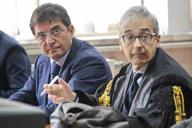 Nicola Cosentino con un suo avvocato