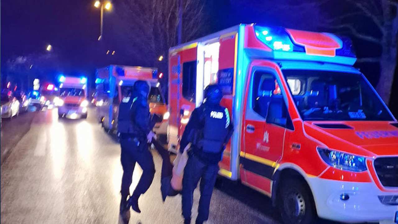 Soccorso dopo la sparatoria ad Amburgo