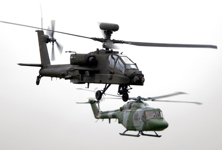 elicotteri militari in volo