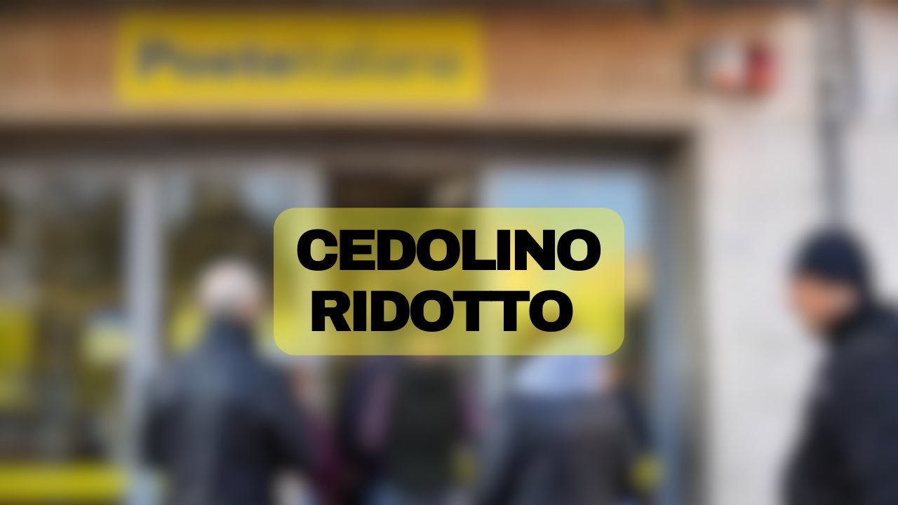 gente in fila alla posta