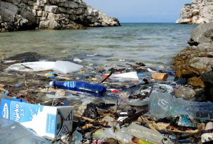 Sicilia, è qui il mare più inquinato d'Italia