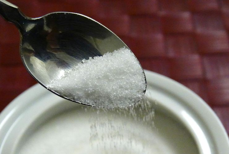 Lo zucchero per eliminare l'acidità dal sugo di pomodoro