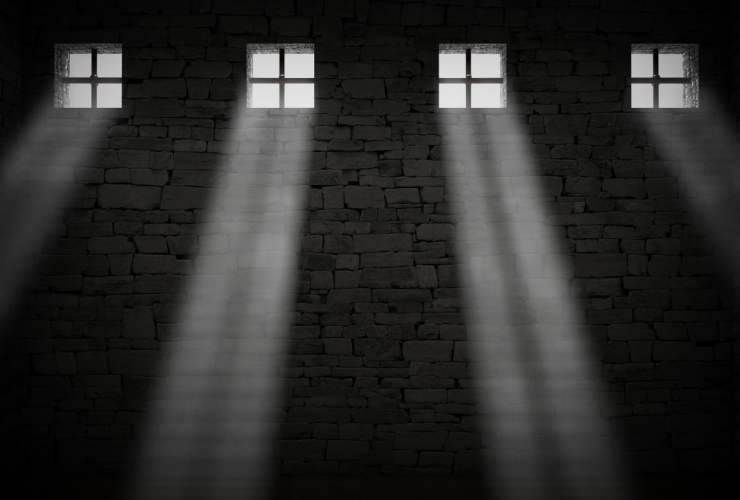 Devastanti le condizioni della cella in cui era detenuto