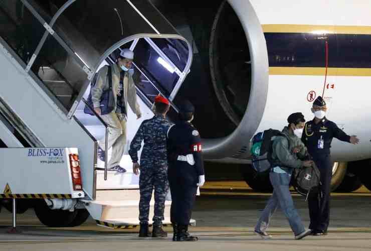 I civili vengono evacuati