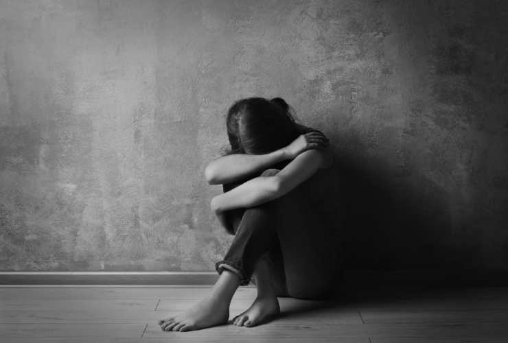 Il racconto di Martina, la ragazza sfregiata al volto con un rasoio