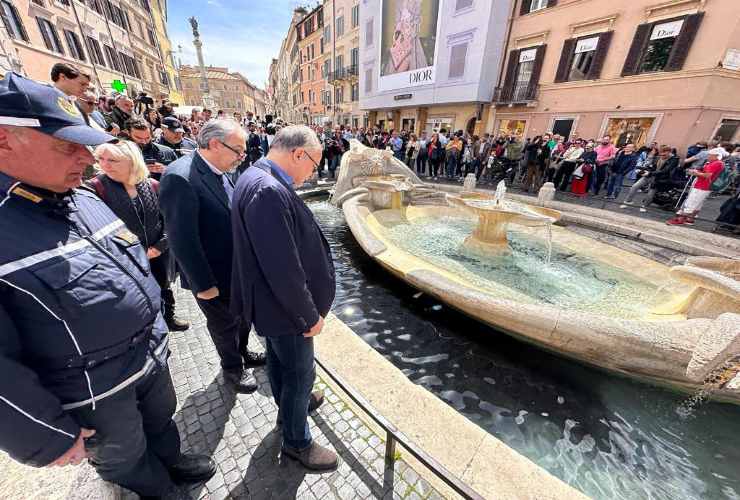 Il sindaco di Roma Roberto Gualtieri in piazza di Spagna