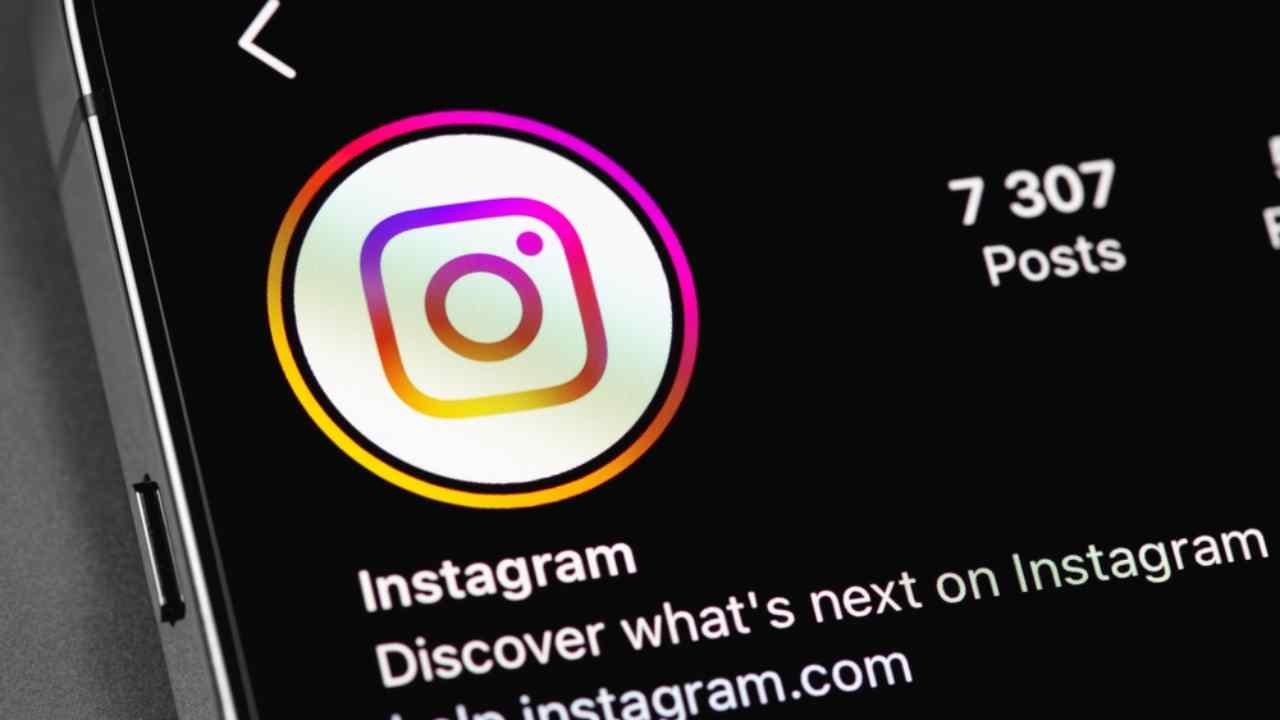 Instagram, novità: si potranno inserire 5 link nella bio