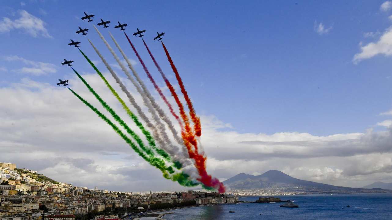 Le Frecce Tricolori a Napoli