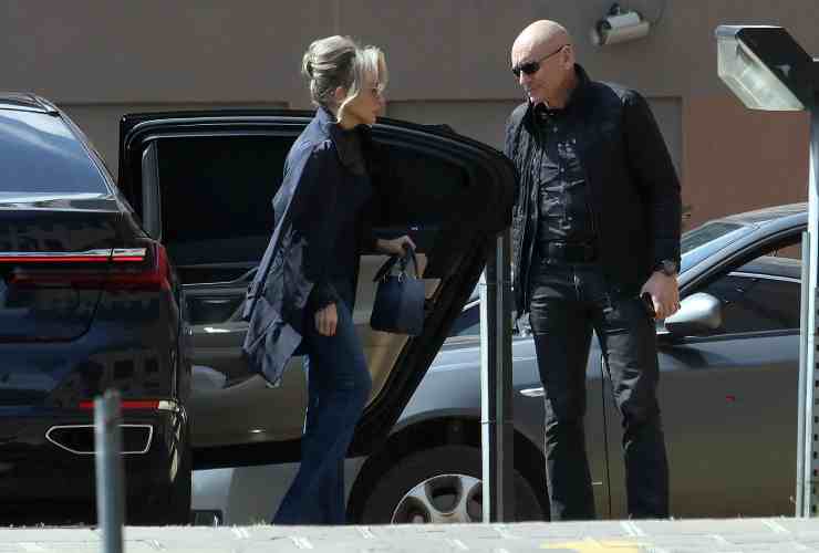 Marina Berlusconi arriva in ospedale