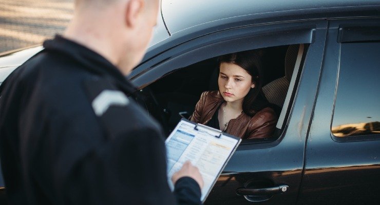 Multa per fari auto rotti