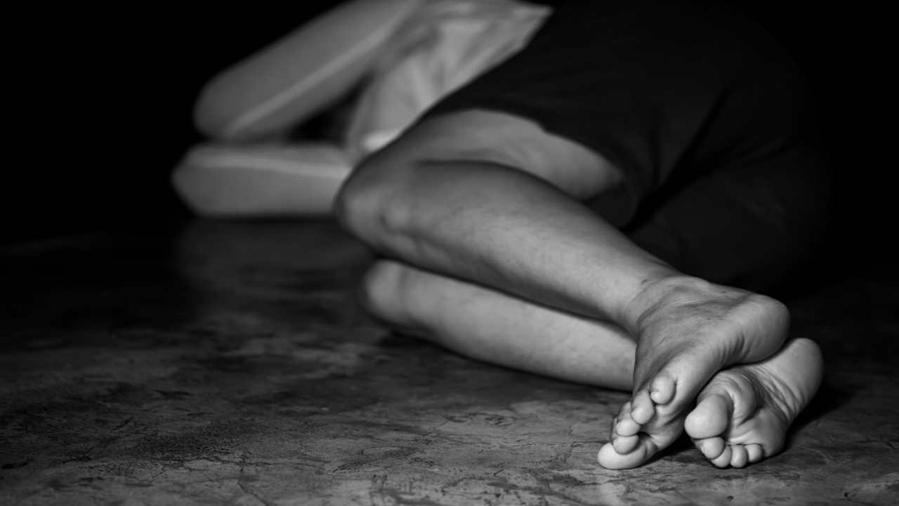 Ragazza aggredita sotto casa sua a Prato