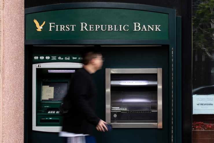 Sportello First Republic Bank