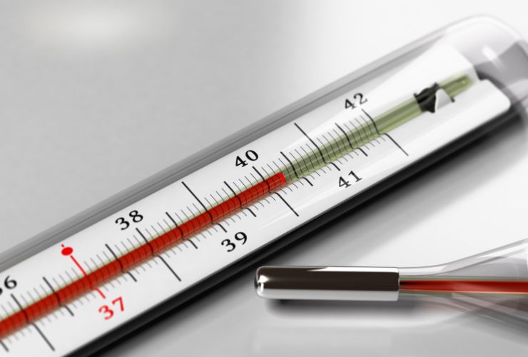 Termometro che segna una temperatura alta