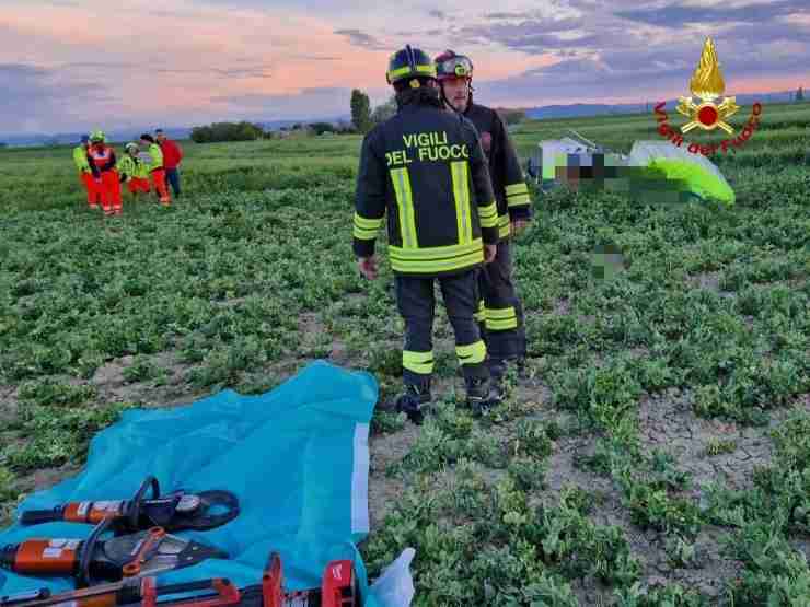Vigili del fuoco sul luogo della tragedia