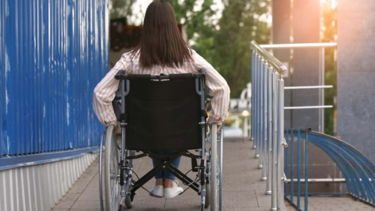 persona in carrozzina