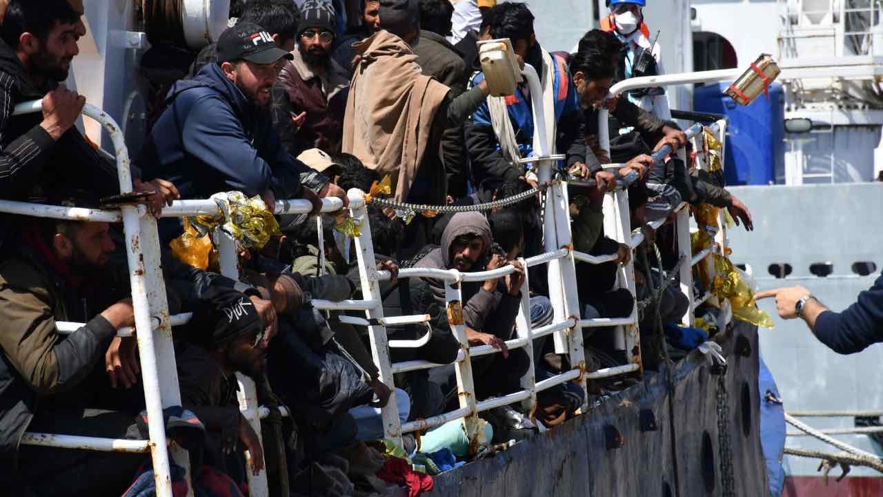 peschereccio con migranti