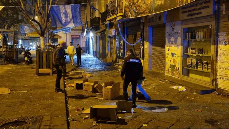 Carabinieri sul luogo dei spari