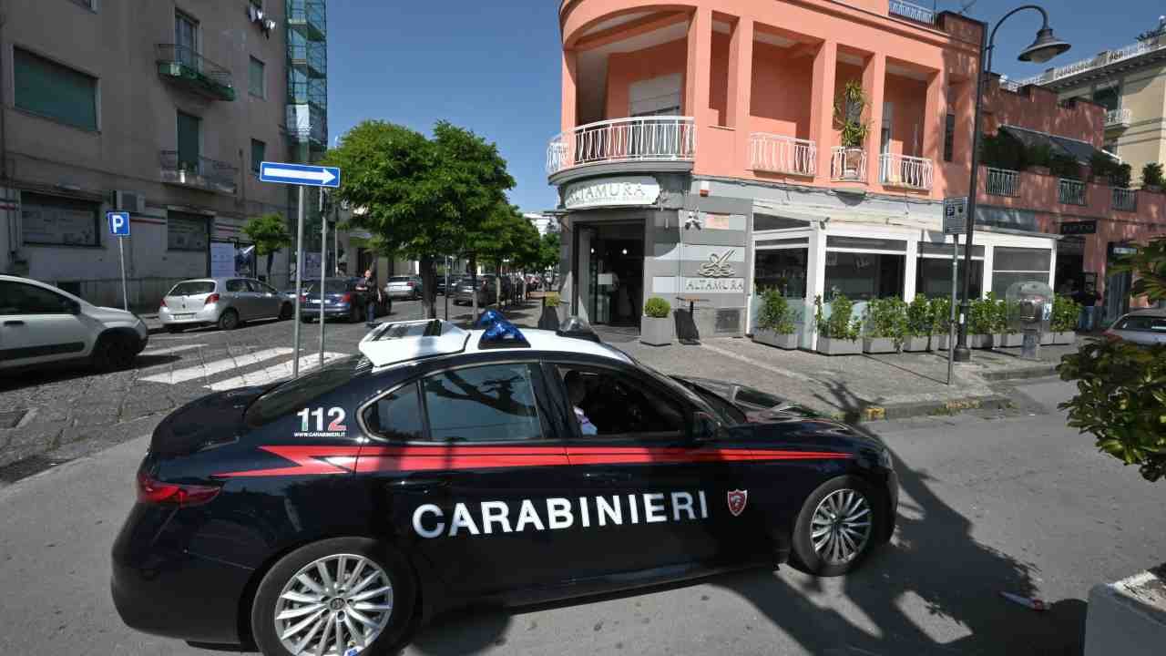 Carabinieri sul luogo della sparatoria