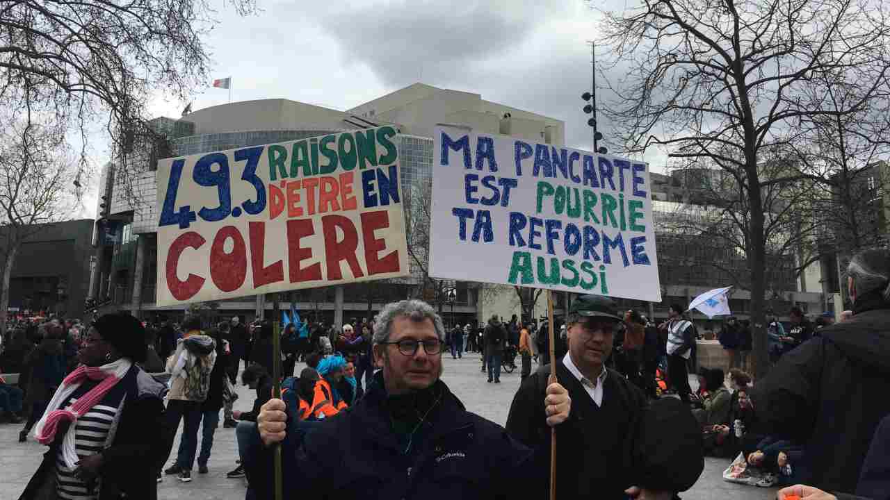Corteo parigino contro la riforma delle pensioni