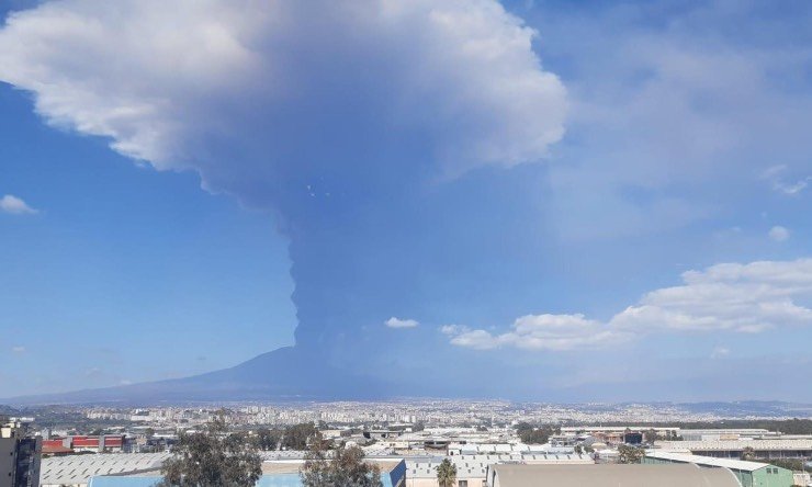 Etna, nube di cenere
