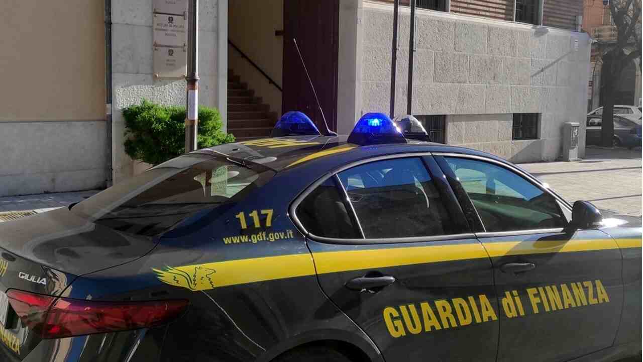 Volante della Guardia di Finanza