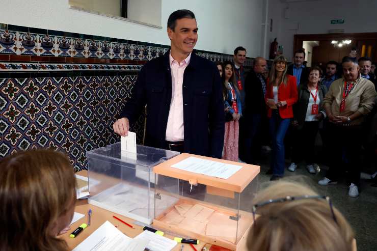 Il premier Sanchez al voto