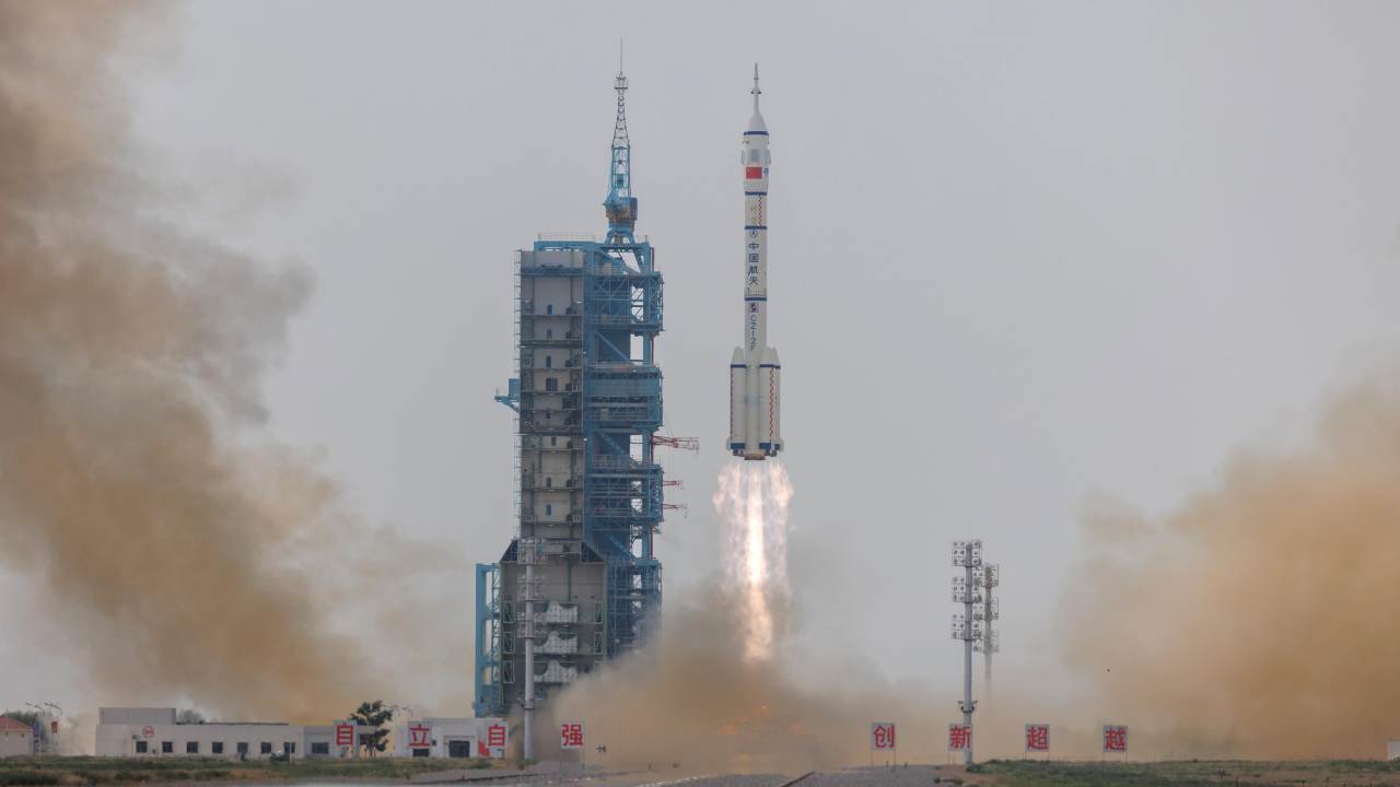 Lancio missione spaziale Shenzhou-16 