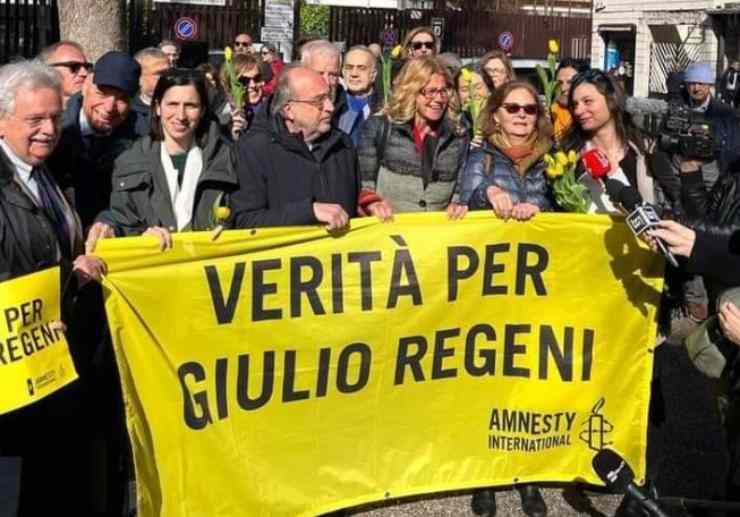 manifestazione per regeni