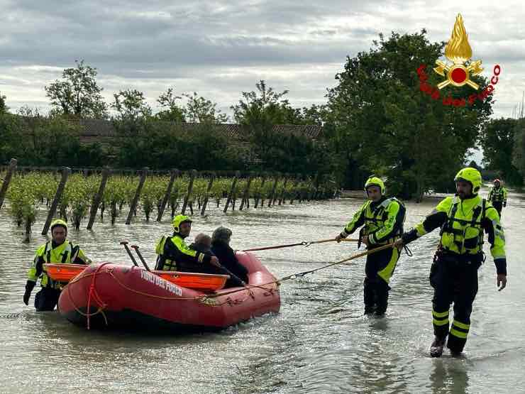 Salvataggio vigili del fuoco