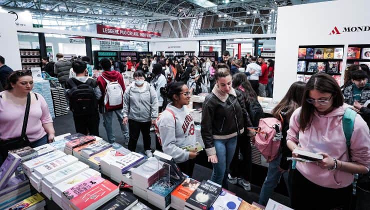 Visitatori al Salone del Libro di Torino