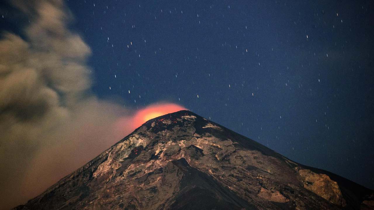 Vulcano Fuego in eruzione