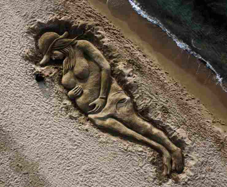 La scultura di sabbia per Giulia