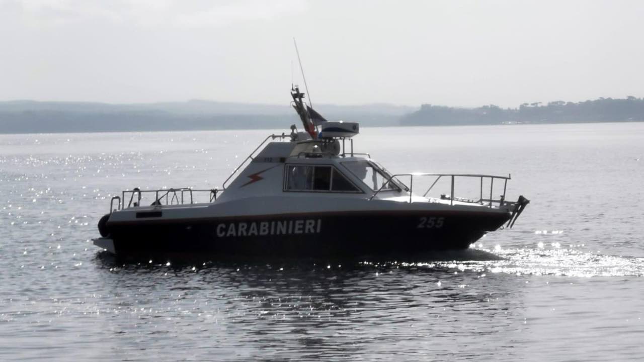 Lago Bracciano, motovedetta dei carabinieri