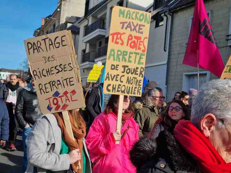 Manifestazione contro riforma pensioni Francia