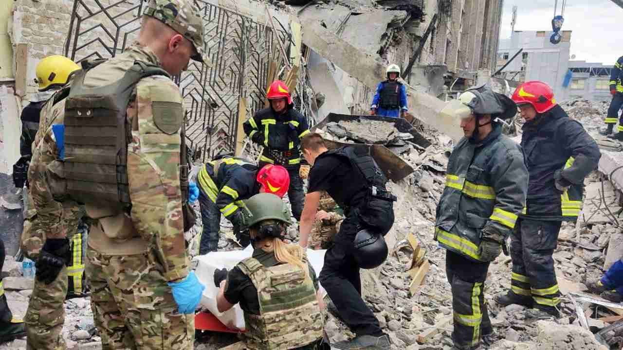 Operazioni di soccorso a Kramatorsk