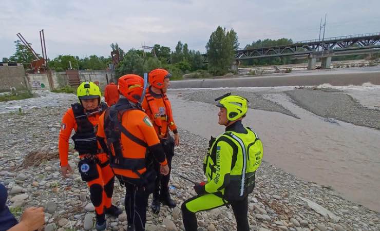 Le ricerche del giovane disperso nel Secchia