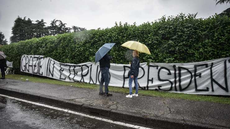 Striscione per Silvio Berlusconi