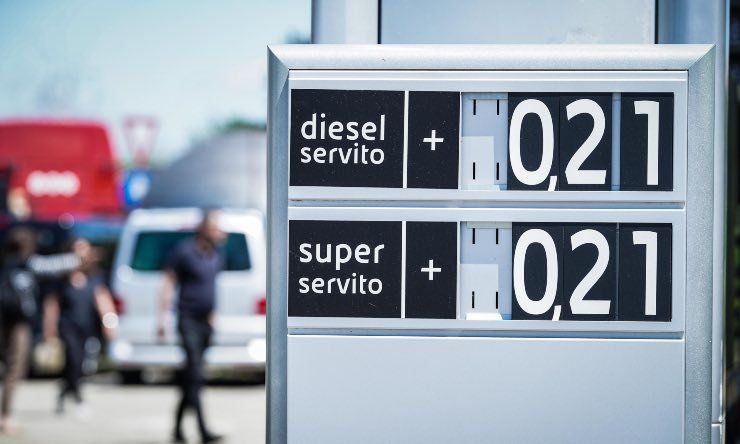 Aumentano i prezzo della benzina