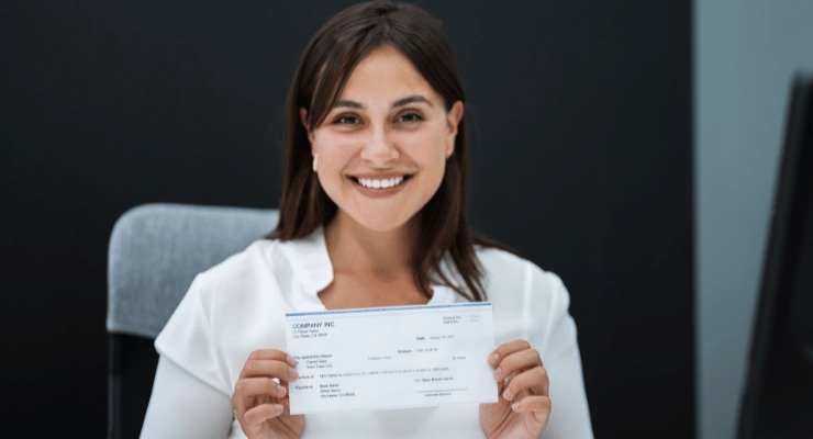 Aumenti in busta paga commessi