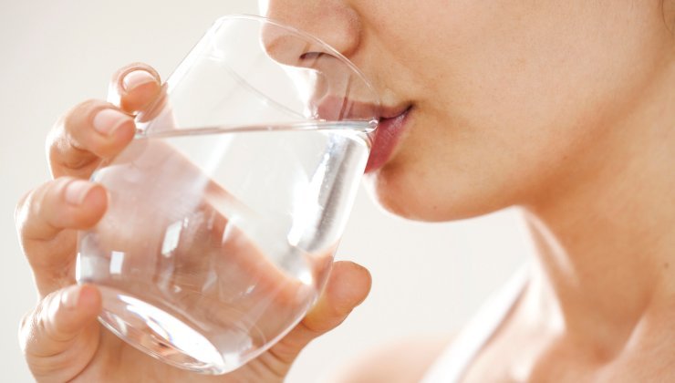 Quanti bicchieri d'acqua bisogna bere durante il giorno