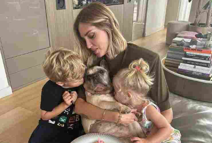 Chiara con Matilda e i figli Leone e Vittoria