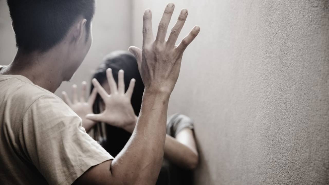 Donna aggredita da un uomo