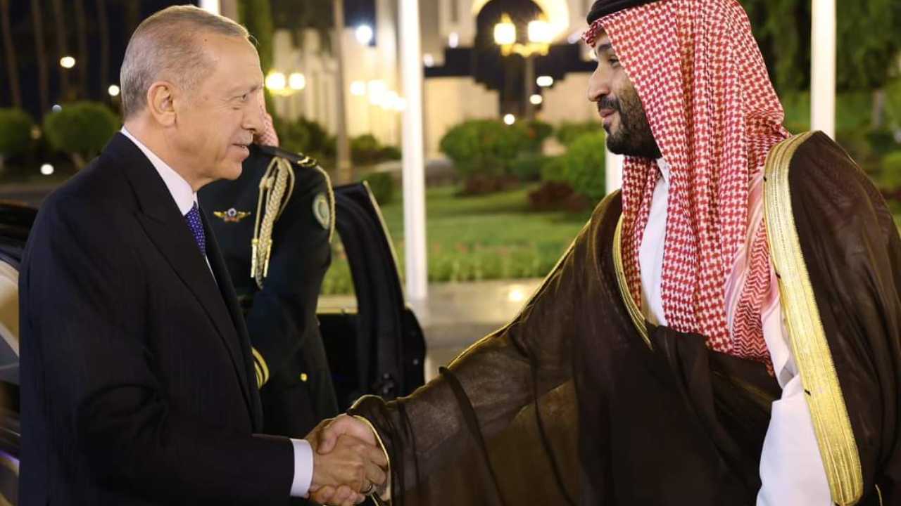 Erdogan incontra il principe al Selman 